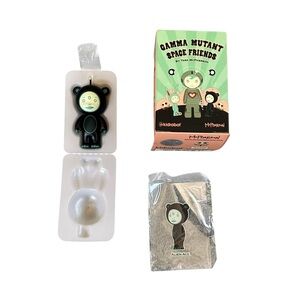 Tara McPherson x Kidrobot Gamma Mutant Space Friends Alien Ace Vinyl Art Figure